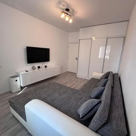 A Piece From Heaven 布加勒斯特